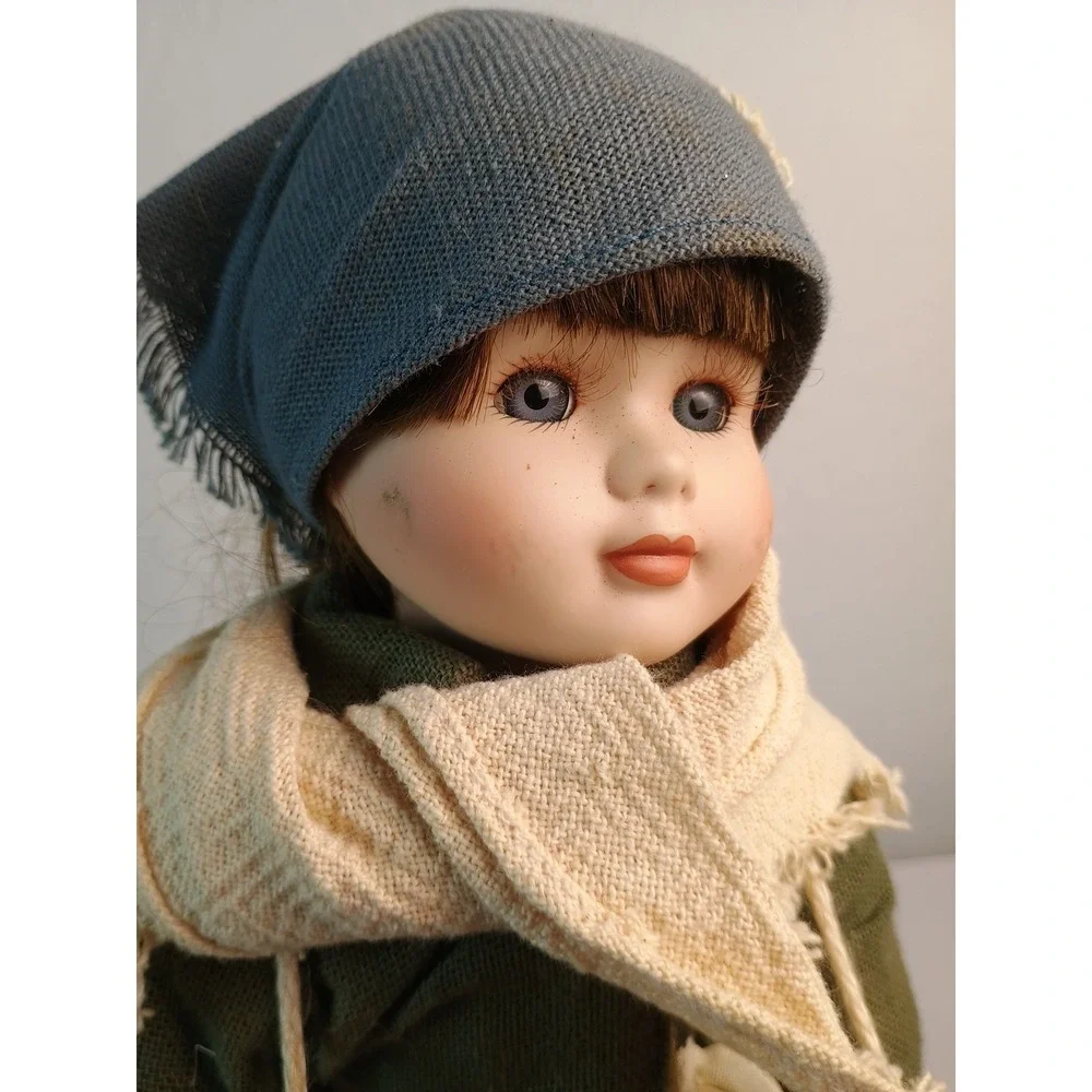 Vintage House of Lloyd Christmas Around the World The Little Match Girl 15